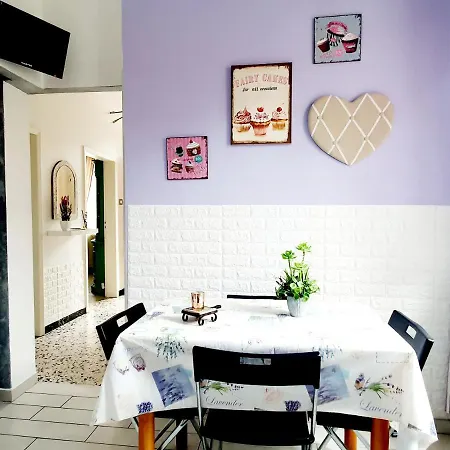 Accogliente Casa Indipendente Con Wi-fi Gratuito, A Due Passi Dal Centro E Dalle Attrazioni Apartament *