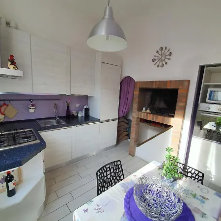 Accogliente Casa Indipendente Con Wi-fi Gratuito, A Due Passi Dal Centro E Dalle Attrazioni