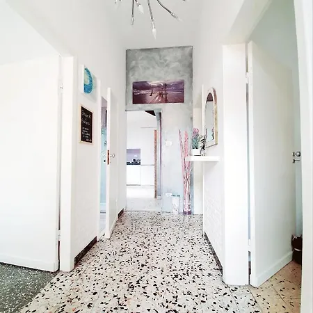 Accogliente Casa Indipendente Con Wi-fi Gratis, Vicino Al Centro E Alle Attrazioni, 3 Apartman Ravenna
