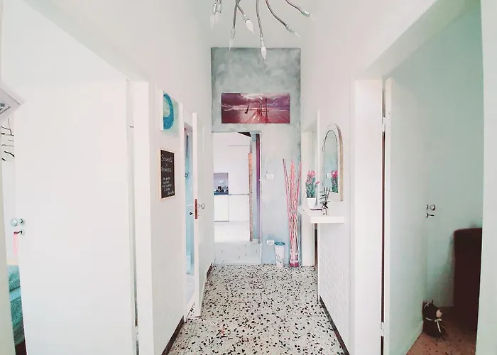 Accogliente Casa Indipendente Con Wi-Fi Gratis, Vicino Al Centro E Alle Attrazioni, 3 Camere Apartment *